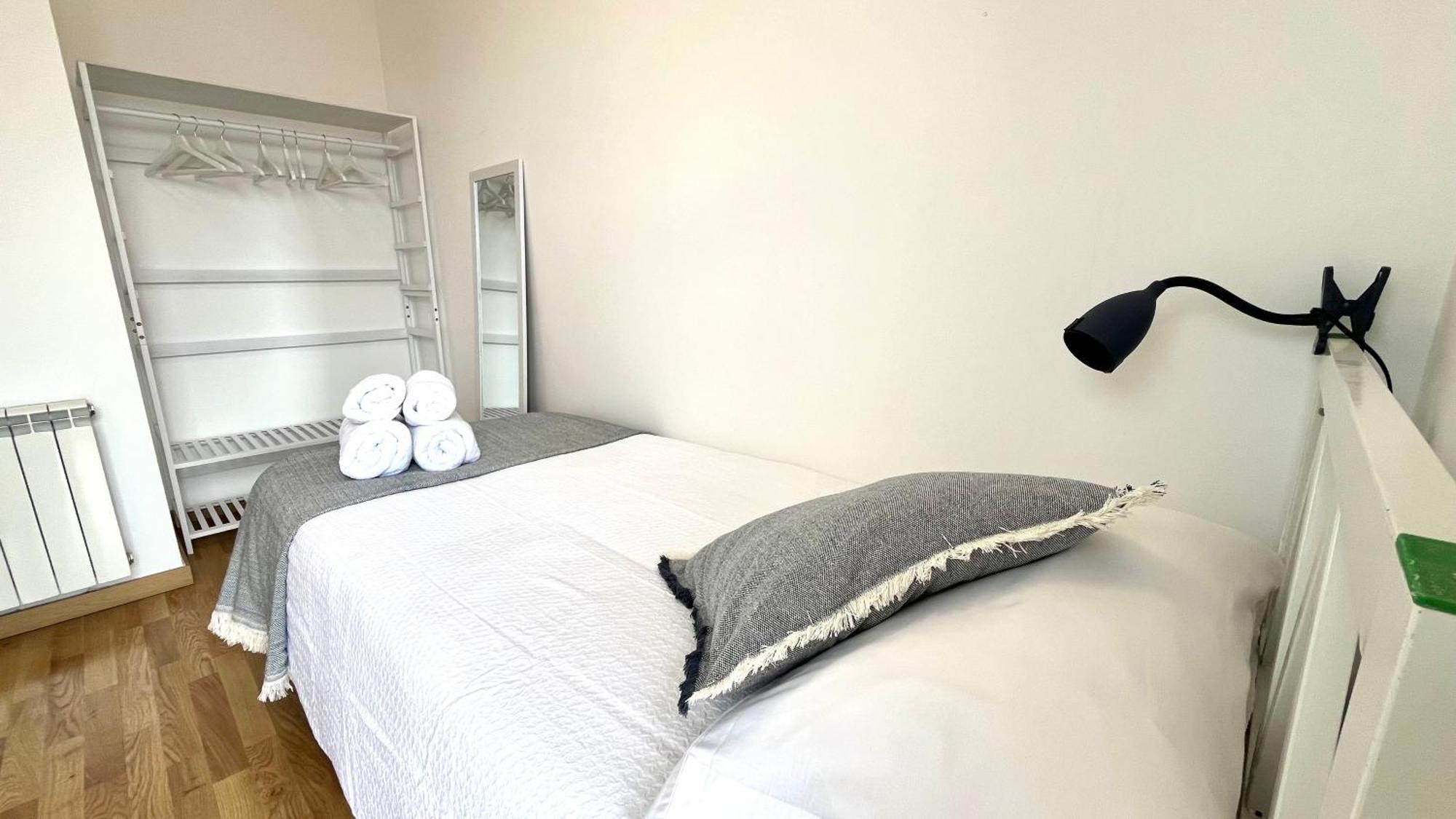 Apartamento Con Terraza By Prestigi Terrassa Exteriör bild