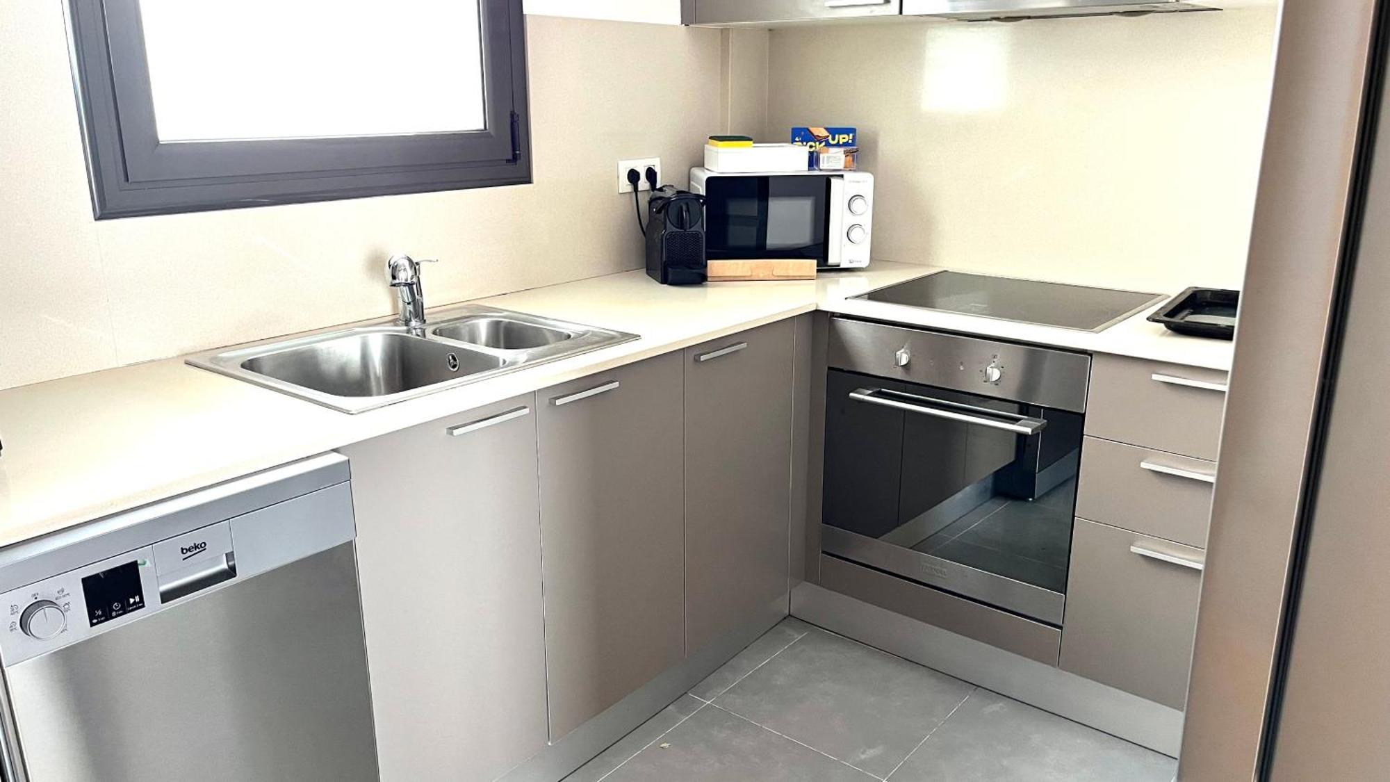 Apartamento Con Terraza By Prestigi Terrassa Exteriör bild
